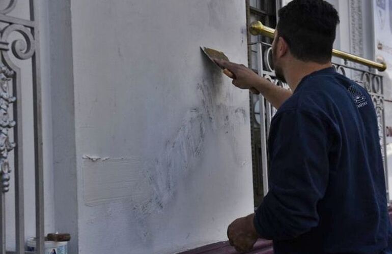 Imagen de El municipio se hará cargo de limpiar las pintadas en inmuebles privados