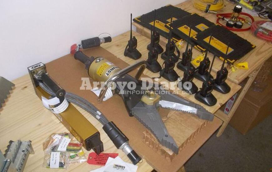 Tijera hidr&aacute;ulica. Uno de los elementos adquiridos recientemente.