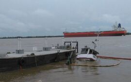 Imagen de Desde Prefectura San Lorenzo indican que �no hay ninguna mancha de petr&oacute;leo�