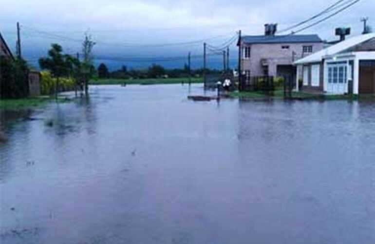 Imagen de Cayeron m&aacute;s de 230 mil&iacute;metros en el norte provincial y se suspendieron las clases
