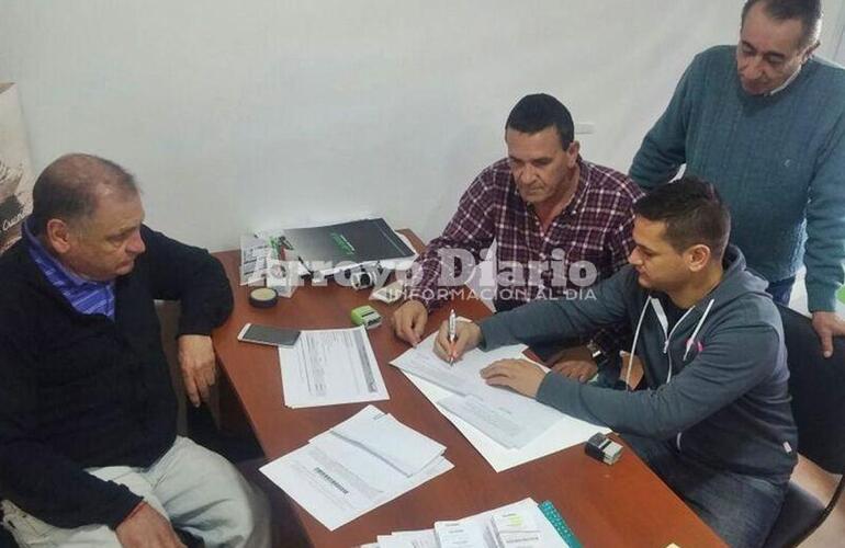 Pensando en el afiliado. La comisi&oacute;n del SITRAM Arroyo Seco tras gestiones previas logr&oacute; la firma de un nuevo convenio.