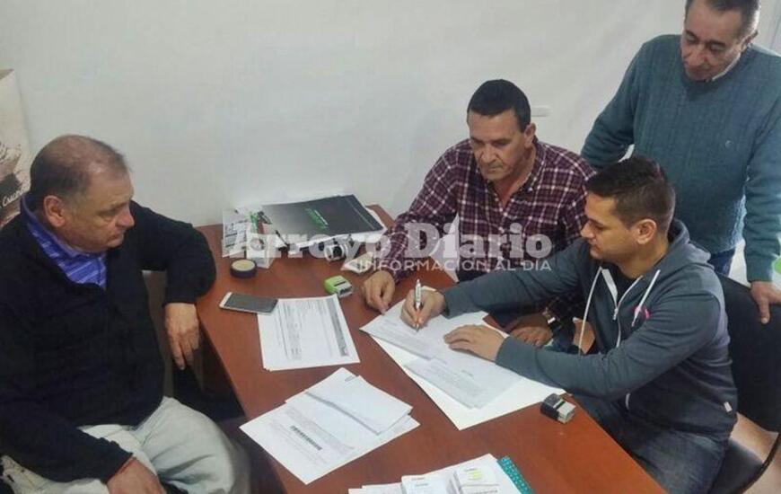 Pensando en el afiliado. La comisión del SITRAM Arroyo Seco tras gestiones previas logró la firma de un nuevo convenio.