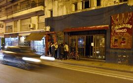 El lugar. La Chamuyera, el local cuyos habitués desde hace meses denuncian ataques similares al ocurrido anteayer, el más grave. Foto: Juan José García