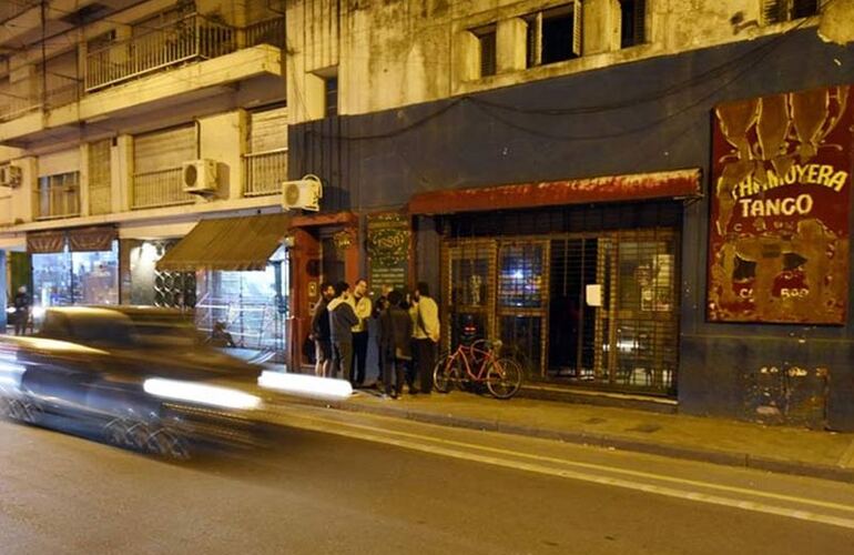 El lugar. La Chamuyera, el local cuyos habitués desde hace meses denuncian ataques similares al ocurrido anteayer, el más grave. Foto: Juan José García