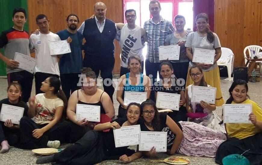 Los profes de "Los Gurises" anfitriones durante la estadía de Facundo Mercado en nuestra ciudad.