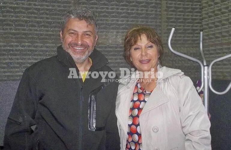 En la radio. Esta ma&ntilde;ana visitaron los estudios de Radio Extremo 106.9 Sergio Falasco y Rita Gagliardi.