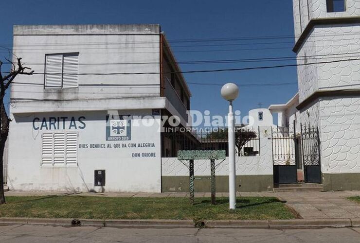 El edificio. Cáritas Arroyo Seco funciona en Gálvez 881. Foto: Archivo AD