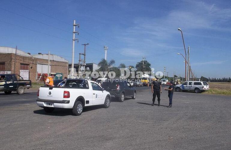 Imagen de Comando, Tránsito y Prefectura en operativo sobre ruta