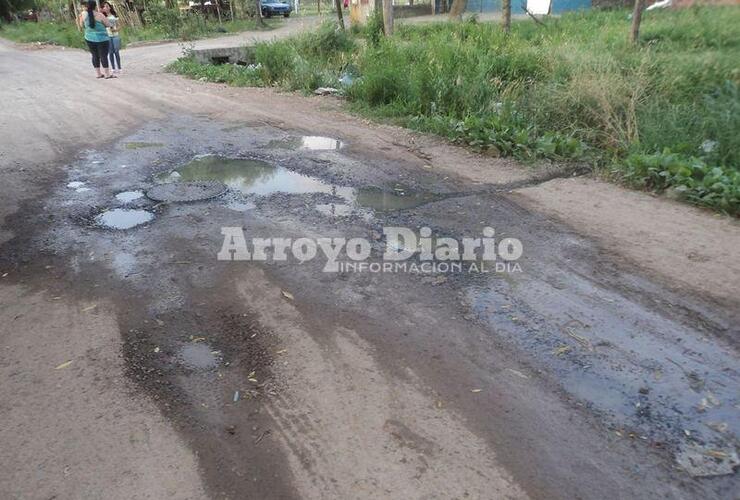 Imagen de Importante rebalse cloacal en Independencia al 1600