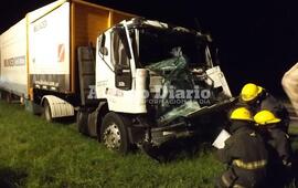 Notablemente da&ntilde;ado. As&iacute; qued&oacute; uno de los camiones involucrados en el choque.