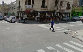 Imagen de Rosario: Tropezó con una tapa de luz en una vereda y será indemnizada