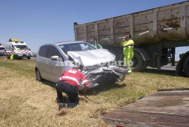 Imagen de Automóvil colisionó contra un camión