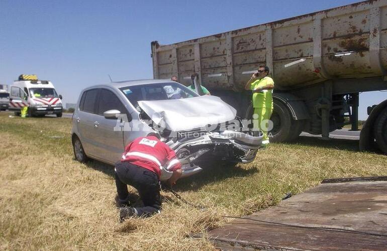 Imagen de Automóvil colisionó contra un camión