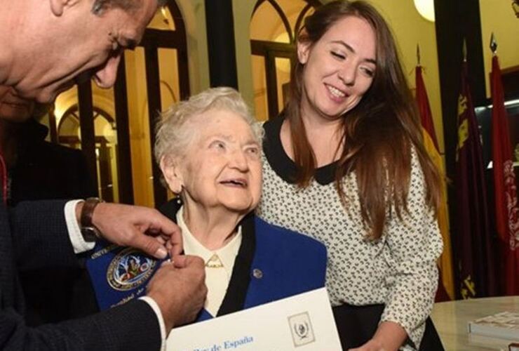 Imagen de Después de 75 años y al borde de los 95, una mujer se recibió de licenciada en Química