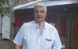 Por los barrios. Nizar Esper estaba recorriendo con su automóvil particular los distintos barrios de Arroyo Seco.