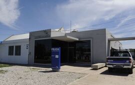 Operativo de b&uacute;squeda. La polic&iacute;a trabaja intensamente para lograr recapturar a los evadidos. Foto: Archivo La Capital.