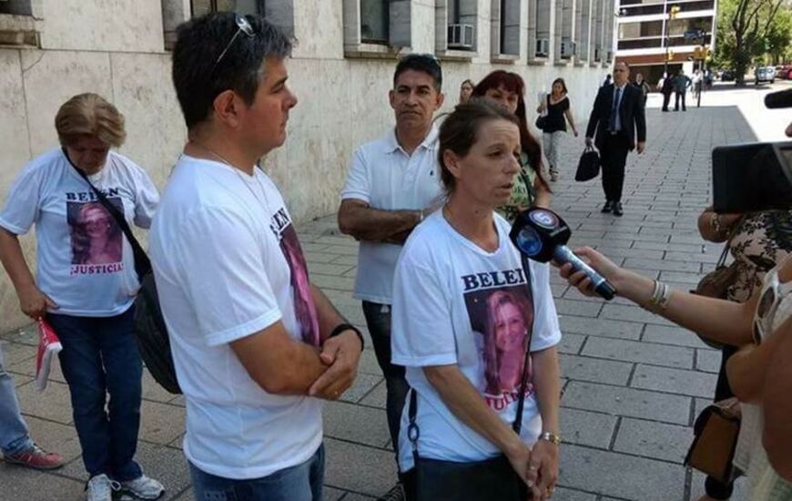 Los padres de Bel&eacute;n en los Tribunales de Rosario. Foto: Facebook Alejandra Quinteros