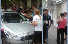 Imagen de Desesperación por bebé que quedó encerrada en un coche