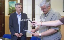 En la municipalidad. El acto formal de entrega se realiz&oacute; en el palacio municipal.