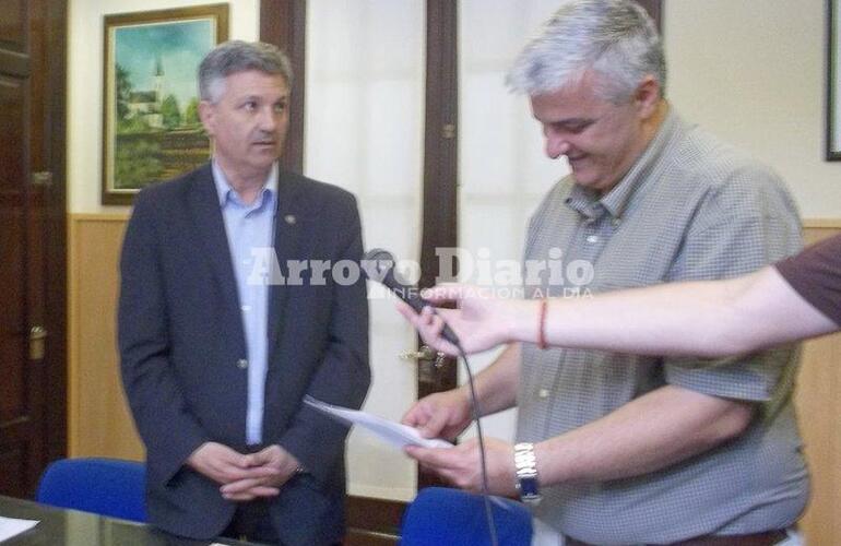 En la municipalidad. El acto formal de entrega se realizó en el palacio municipal.