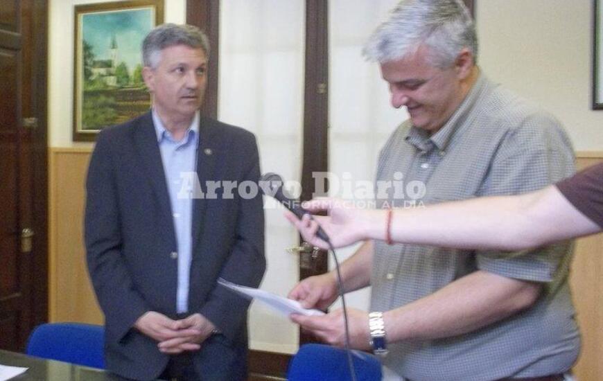 En la municipalidad. El acto formal de entrega se realiz&oacute; en el palacio municipal.