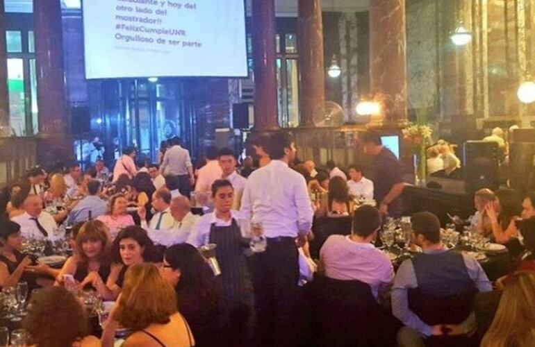 La cena se realiz&oacute; en el ECU de San Mart&iacute;n al 700. Foto: @UNRosario