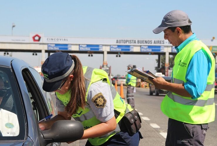 Imagen de Megaoperativo sobre autopista a la altura de General Lagos