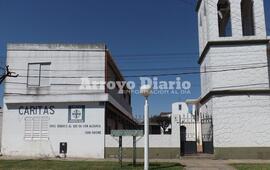 Su lugar. Caritas funciona en Gálvez 881, al lado de la Capilla Santa Lucía.