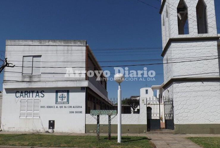 Su lugar. Caritas funciona en Gálvez 881, al lado de la Capilla Santa Lucía.