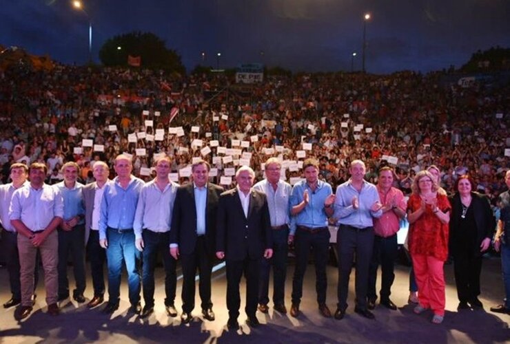 En el Anfiteatro de Rosario: Lifschitz estuvo acompañado por su gabinete y referentes del Frente Progresista