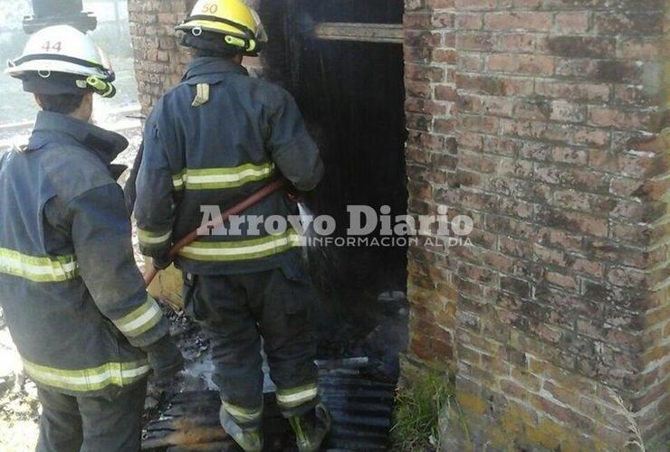 Imagen de Fuego en el predio del ferrocarril: ¿incendio intencional?