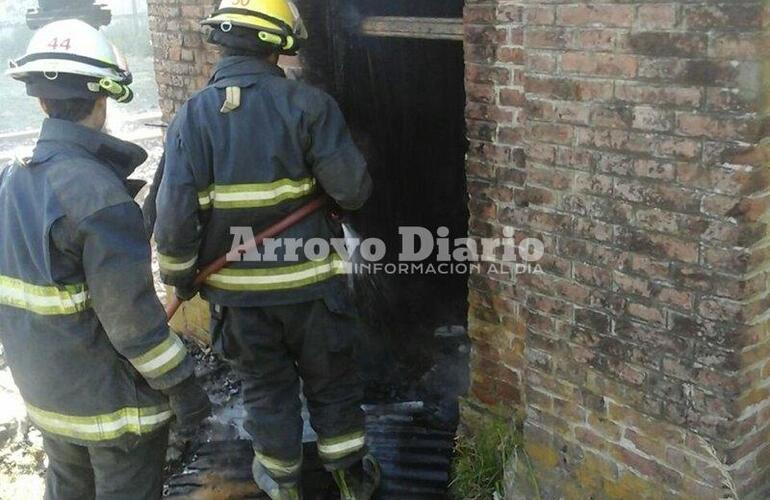 Imagen de Fuego en el predio del ferrocarril: ¿incendio intencional?