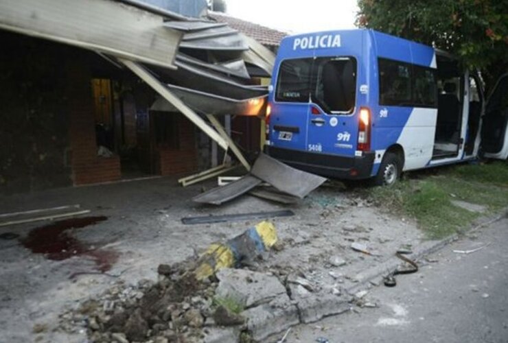 Imagen de Falleció la mujer que fue atropellada por un móvil policial que perseguía a una moto