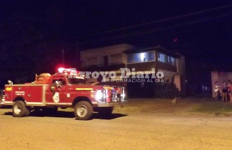 Imagen de Se le prendió fuego el árbol de navidad