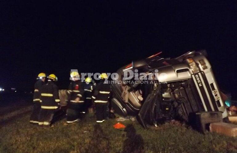 Imagen de De no creer: tras accidente, la autopista estuvo cortada 8 horas