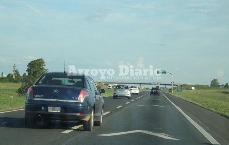 Para mayor seguridad. Ante la mayor presencia de veh&iacute;culos en las rutas, se refuerzan los controles. Foto: Imagen Ilustrativa.