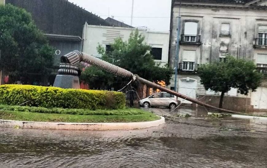 Imagen de El 2017 lleg&oacute; con fuertes tormentas en Santa Fe y Rafaela y prev&eacute;n m&aacute;s complicaciones