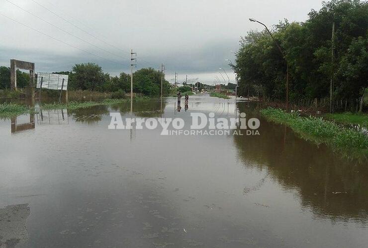 Imagen de Desbordó el Arroyo Seco y Ruta 21 está cortada al tránsito