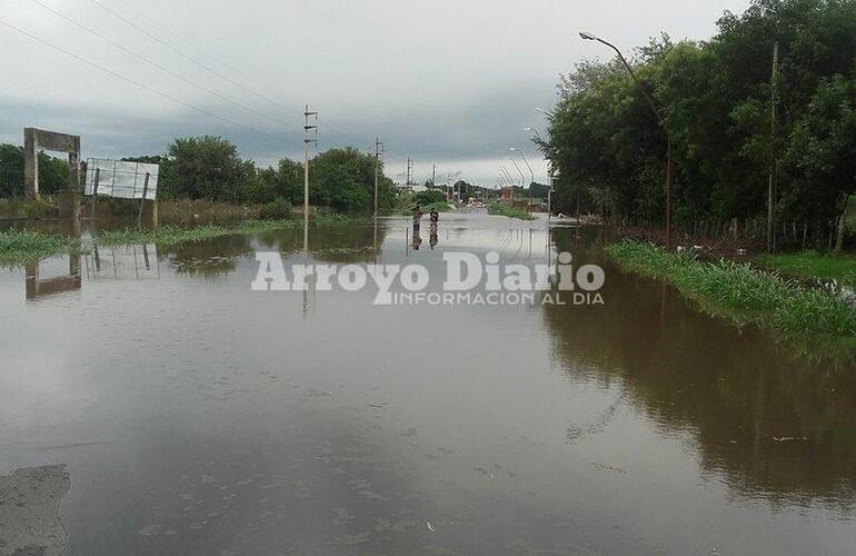Imagen de Desbordó el Arroyo Seco y Ruta 21 está cortada al tránsito