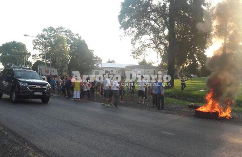 Imagen de Piquete de vecinos con reclamos a autoridades