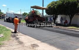 Trabajando. Los empleados trabajando este mi&eacute;rcoles en horas de la ma&ntilde;ana en calle Malvinas Argentinas.