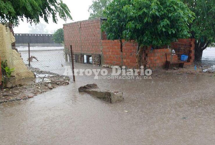 Imagen de Barrio Virgen de Luján: El Arroyo Seco otra vez desbordó y ya hay inundados