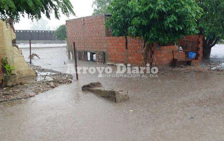 Imagen de Barrio Virgen de Luj&aacute;n: El Arroyo Seco otra vez desbord&oacute; y ya hay inundados