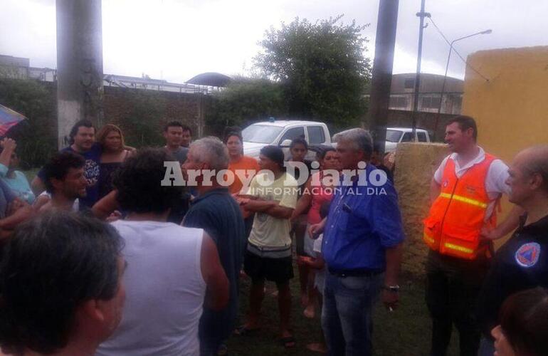 Imagen de Temporal y consecuencias: El intendente Nizar Esper recorre los barrios afectados