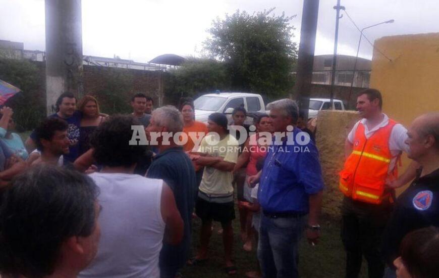 Imagen de Temporal y consecuencias: El intendente Nizar Esper recorre los barrios afectados