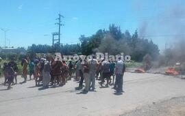 Imagen de Piquete de vecinos de Barrio Virgen de Luj&aacute;n: Piden por �terrenos�