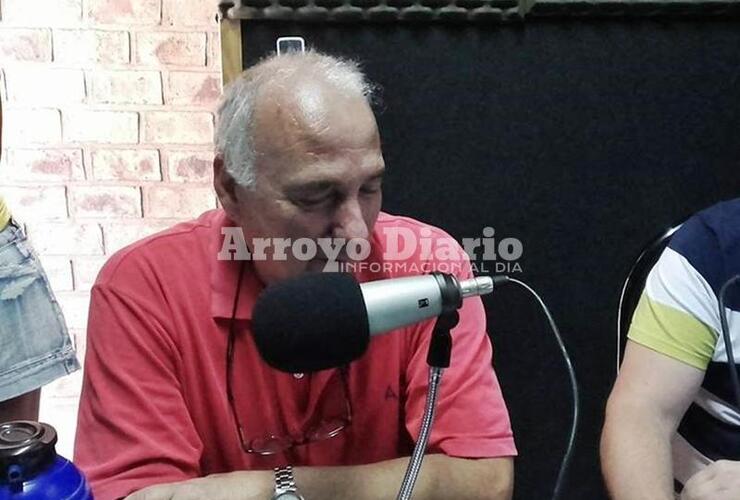 En la radio. José Luis Murina en los estudios de Radio Extremo 106.9