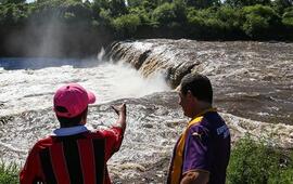 La cascada cerca de la cual fue encontrado el cuerpo del joven. Foto: Alan Monz&oacute;n/Rosario3.com