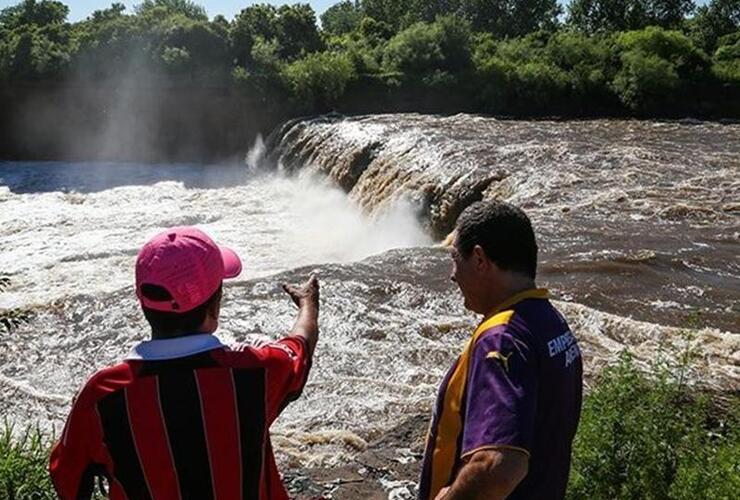 La cascada cerca de la cual fue encontrado el cuerpo del joven. Foto: Alan Monzón/Rosario3.com