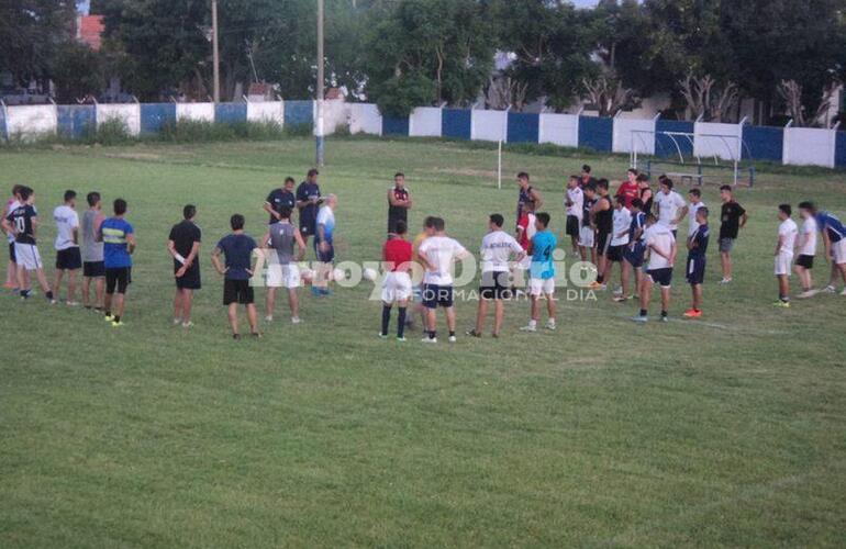 Imagen de Comienza el ruedo preliminar de la pelota del Fútbol Regional